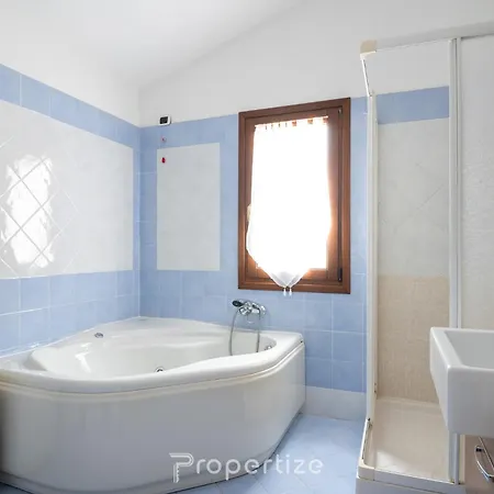 Con Idromassaggio E Patio By Propertize Golfo Aranci