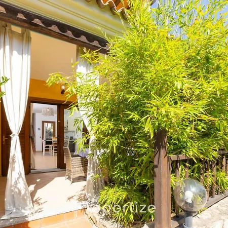 Con Idromassaggio E Patio By Propertize شاليه غولفو أرانتْشي
