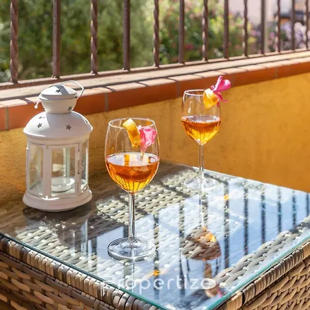 Con Idromassaggio E Patio By Propertize شاليه غولفو أرانتْشي