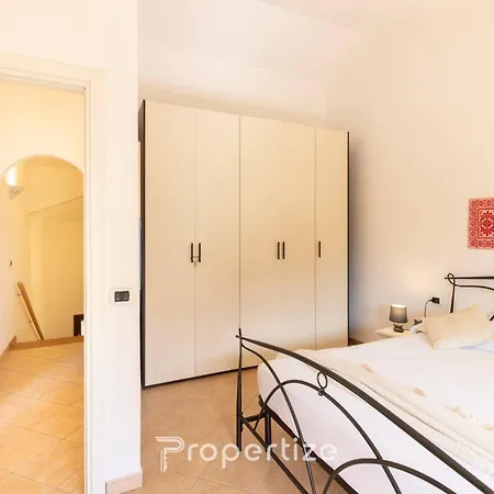 Con Idromassaggio E Patio By Propertize شاليه غولفو أرانتْشي
